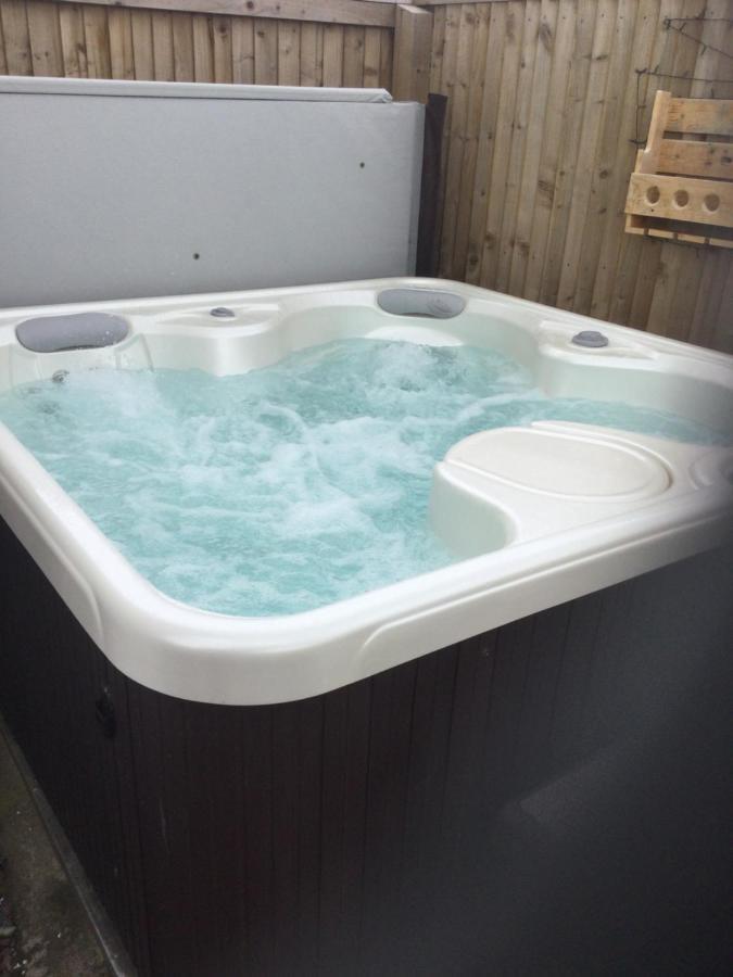 The Bothy & Hot Tub! Inverness Luaran gambar
